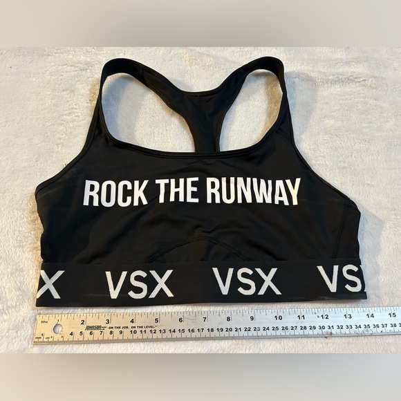 Rock The Runway Victoria’s Secret Sports Bra​ - Picture 1 of 4